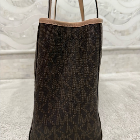 EUC Michael Kors Brown Signature Tote Bag - Picture 3 of 11